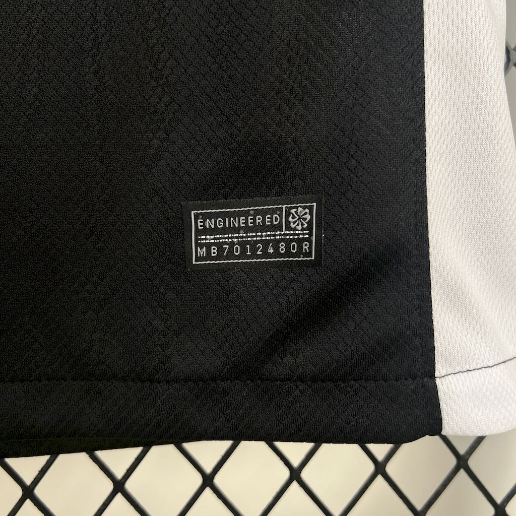 CORINTHIANS 25-26 BORTATRÖJA