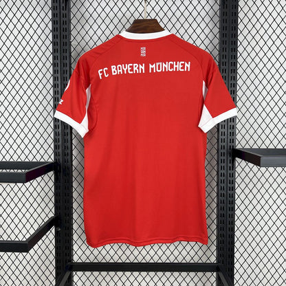 BAYERN MUNCHEN 25-26 HEMMATRÖJA