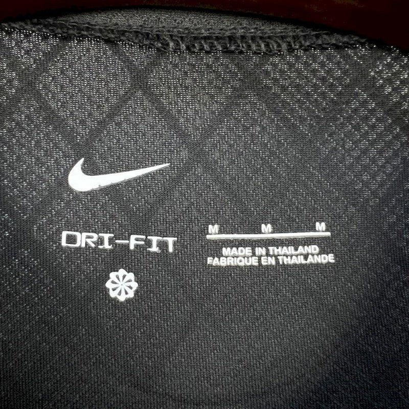 FRANKFURT 24-25 BORTATRÖJA