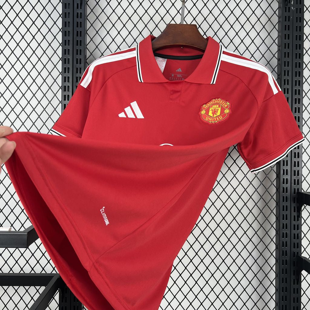 MANCHESTER UNITED 26-27 HEMMATRÖJA