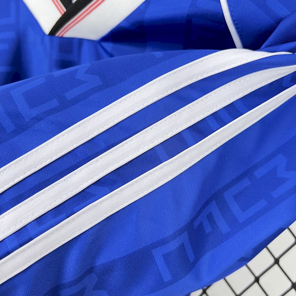 MANCHESTER UNITED RETRO 88-90 TREDJETRÖJA