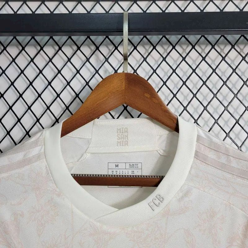 BAYERN MUNCHEN 23-24 TREDJETRÖJA