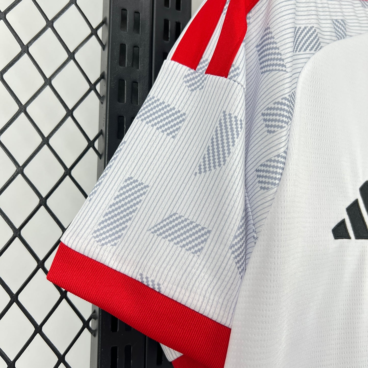 FÖRENADE ARABEMIRATEN 2026 HEMMATRÖJA