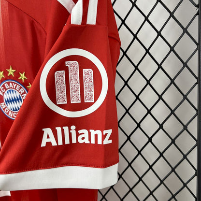 BAYERN MUNCHEN 25-26 HEMMATRÖJA