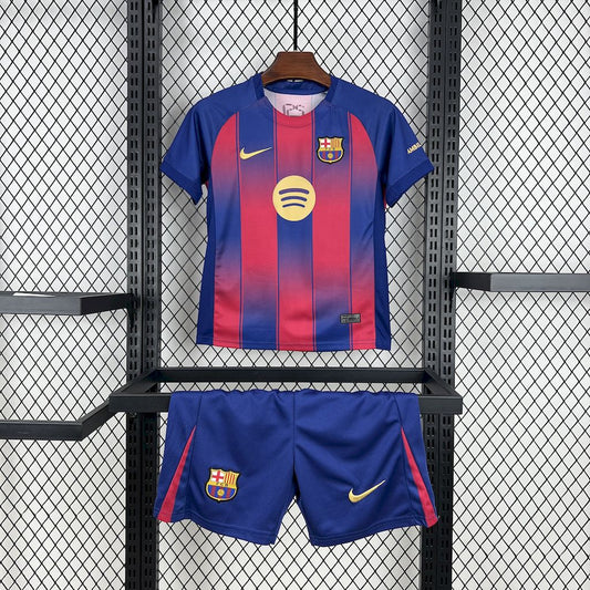 BARCELONA BARN 25-26 HEMMATRÖJA