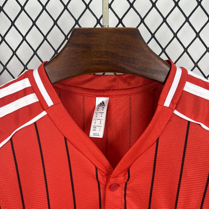 MANCHESTER UNITED - SPECIAL EDITION