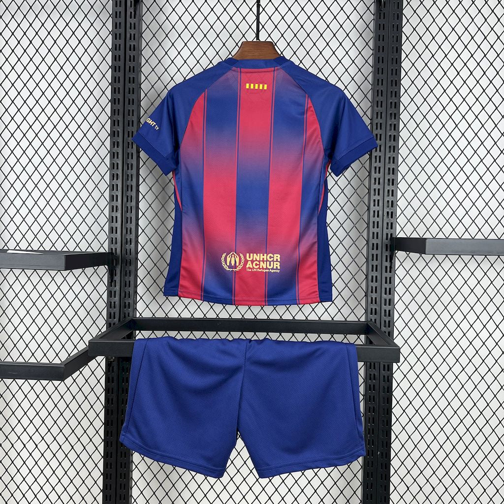 BARCELONA BARN 25-26 HEMMATRÖJA