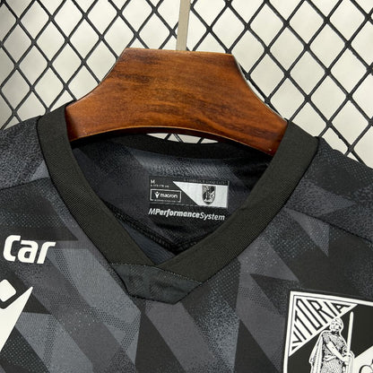 VITORIA DE GUIMARAES 25-26 BORTATRÖJA