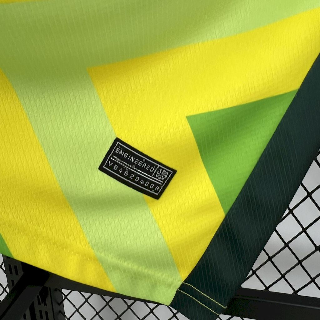 AUSTRALIEN 25-26 HEMMATRÖJA
