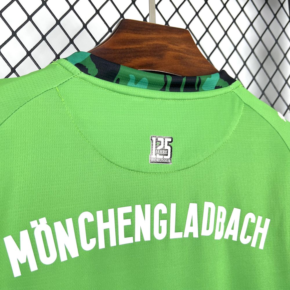 MÖNCHENGLADBACH 25-26 BORTATRÖJA