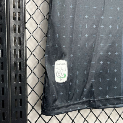 GEORGIEN 24-25 BORTATRÖJA