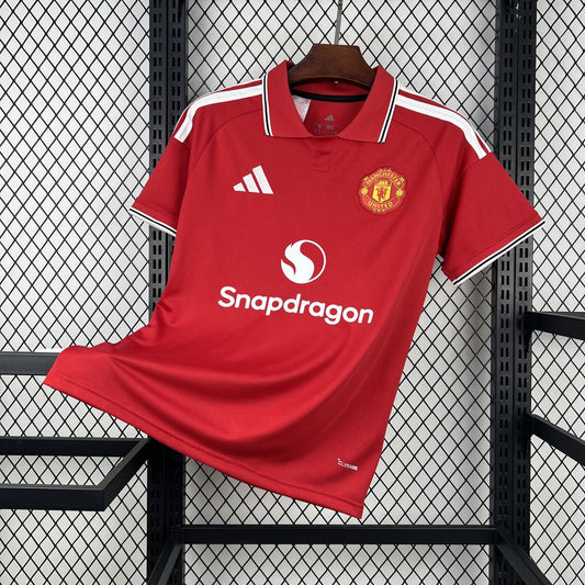 MANCHESTER UNITED 26-27 HEMMATRÖJA
